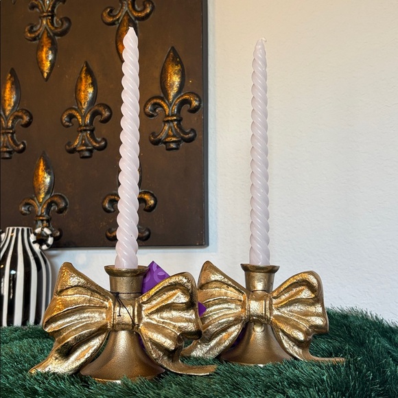 🎀🆕Gold Metal Bow Candle Holders, Set Of 2 (Candles Included)🎀 - Picture 3 of 10